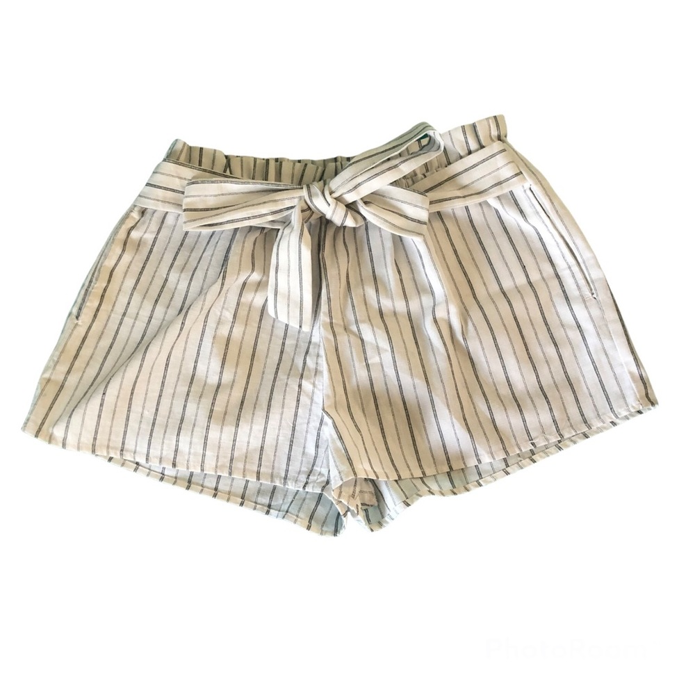 Love Tree striped paper bag shorts black and white